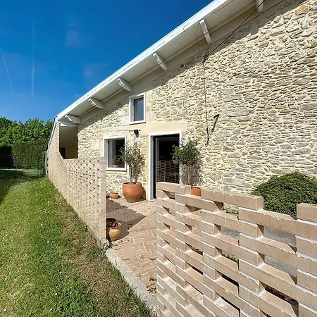 Maison En Pierre Proche Blayais